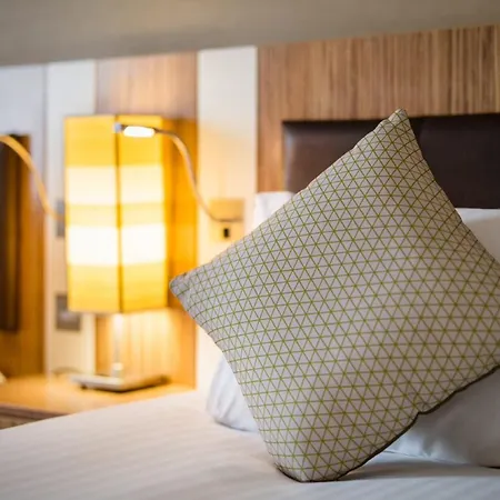 Holiday Inn Manchester Airport T2 By Ihg-2